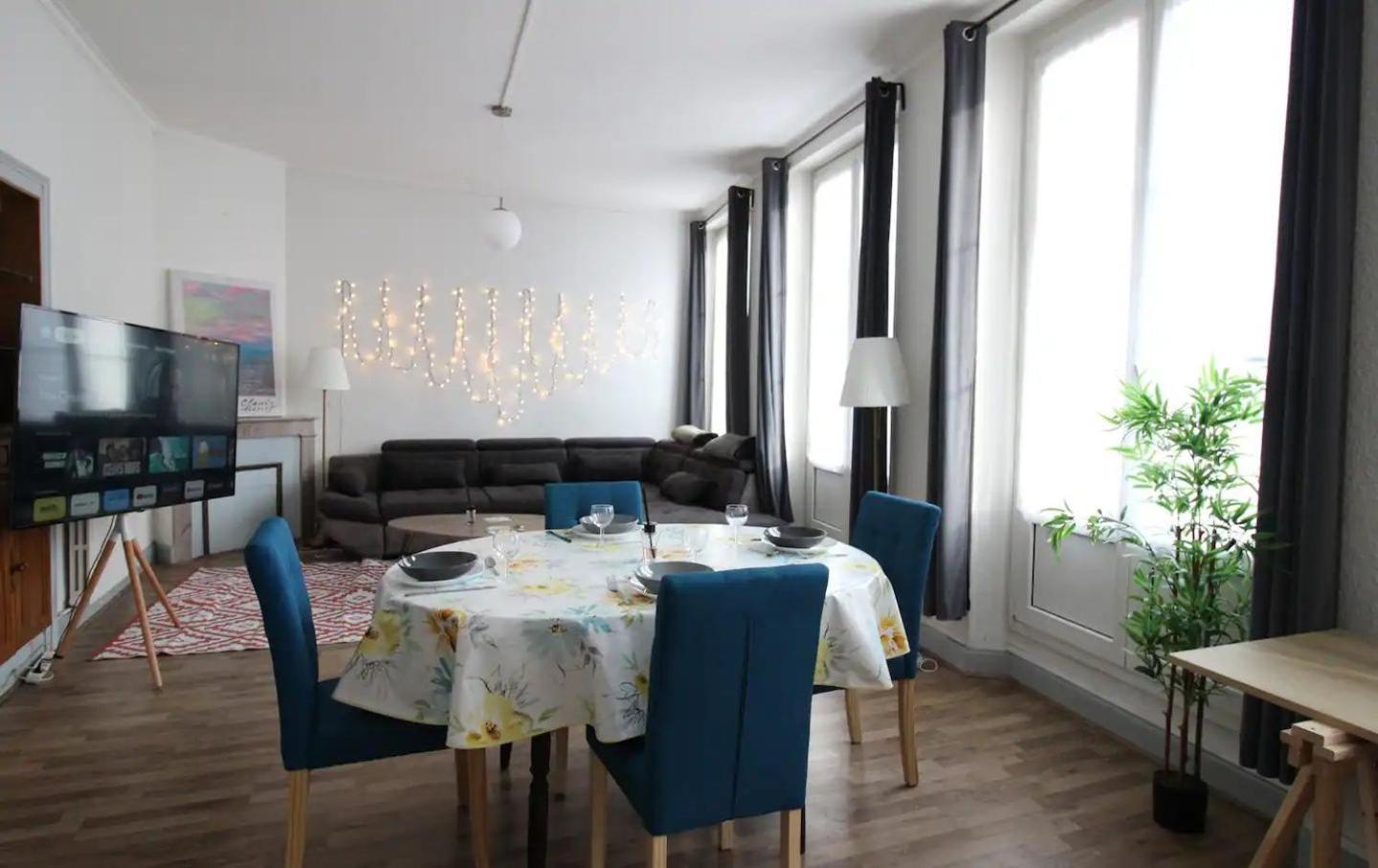 ורדון-סור-מוס L'Amour De La Paix - Centre-Ville - Jardin - Proche Gare - Tv65"Primevideo - Ambiance Tres Chaleureuse - Parking Gratuit Sous-Video Surveillance Proche - Gere Par Presta-Zen'Services חדר תמונה